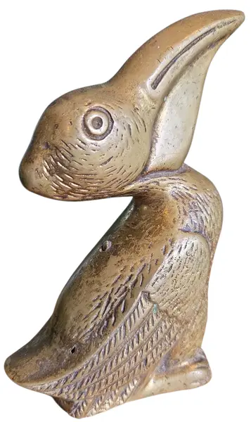 Foto de um(a) Pelicano Sereno: Escultura em Bronze com Bico Característico, da categoria de Escultura. Esta elegante escultura em bronze capta a essência da tranquilidade e da curiosidade do pelicano. Meticulosamente... Vendido no marketplace Trésors.