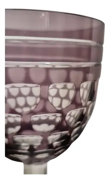 Foto de um(a) Taça Bohemia Cristal Violeta Lapidado, da categoria de Taças. Taça de Vinho em Cristal Bohemia Lapidado - Cor Violeta - 19,5 cm Linda taça em cristal Bohemia (Bohemia Crystal) lapidado,... Mostrado de uma perspectiva diferente. Vendido no marketplace Trésors.
