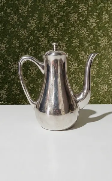 Foto de um(a) Lindo conjunto chá e café Wolff de metal espessurado a prata, da categoria de Bules. Belíssimo conjunto Wolff para chá e café confeccionado em metal espessurado à prata, estilo Art Déco do século XX. Composto... Mostrado de uma perspectiva diferente. Vendido no marketplace Trésors.