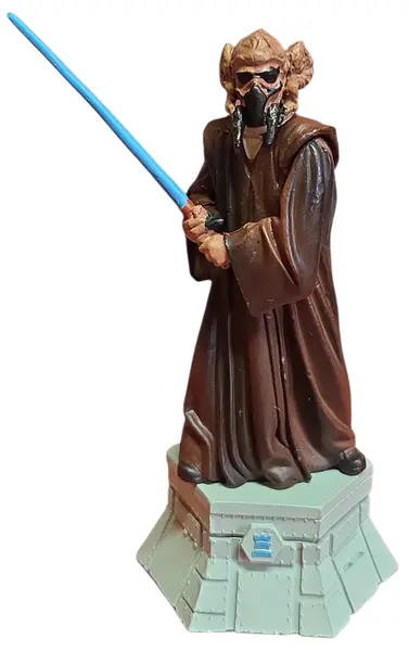 Foto de um(a) Plo Koon Star Wars - Peça de Xadrez Colecionável (Torre Branca) - Pintada à Mão, da categoria de Figuras de ação. Leve para sua coleção a sabedoria e o poder do Mestre Jedi Plo Koon. Esta figura detalhada faz parte da coleção oficial de... Mostrado de uma perspectiva diferente. Vendido no marketplace Trésors.