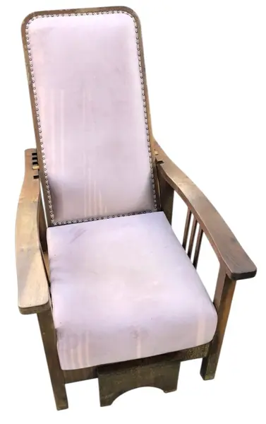 Foto de um(a) Magnífica Poltrona Folloni com Escabelo, da categoria de Cômodas e Sapateira. Mostrado de uma perspectiva diferente. Vendido no marketplace Trésors.