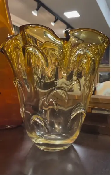 Foto de um(a) Vaso em Murano com 37cm de altura, da categoria de Vasos. Magnífico vaso em Murano, com 37cm de altura, em perfeito estado de conservação! Uma verdadeira obra de arte!. Mostrado de uma perspectiva diferente. Vendido no marketplace Trésors.