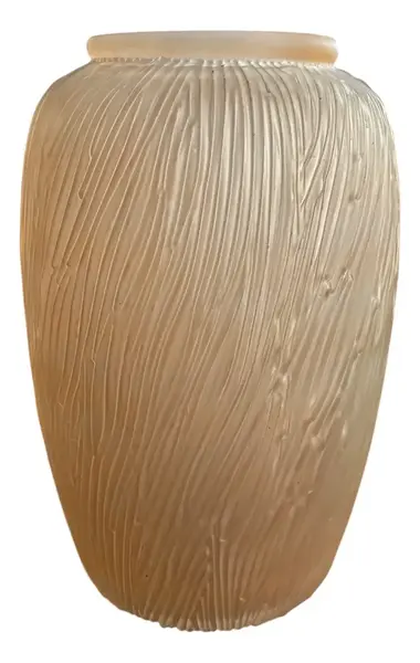 Foto de um(a) Antigo Vaso Jarro Decorativo Vidro Francês Art Deco Satiné, da categoria de Vasos. ~ Art Deco Glass ~Grande vaso em vidro artístico francês com decoração em relevo, simples e chique. Combina com tudo. Ótimo... Vendido no marketplace Trésors.