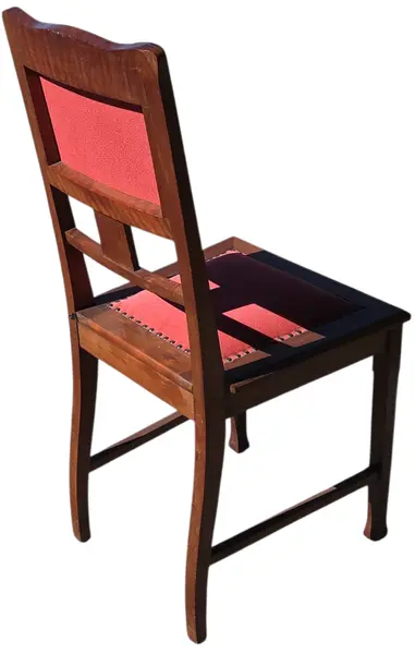 Foto de um(a) Cadeira Centenária, da categoria de Outras cadeiras. Adicione personalidade e história ao seu ambiente com esta belíssima cadeira centenária, uma das madeiras mais nobres e... Mostrado de uma perspectiva diferente. Vendido no marketplace Trésors.