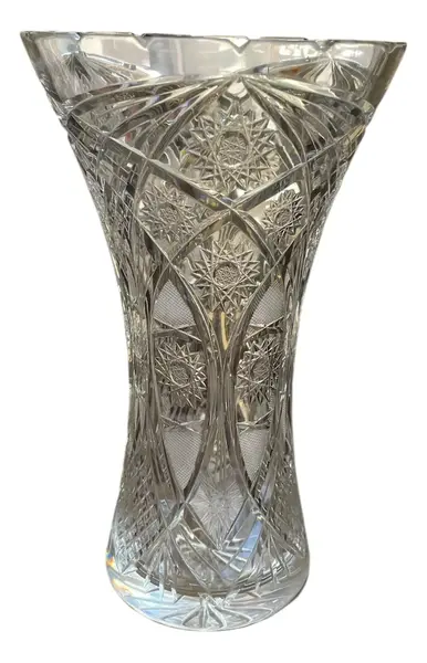 Foto de um(a) Antigo Vaso Jarro Decorativo Em Cristal Baccarat Lapidado, da categoria de Vasos. Antigo e elegante vaso decorativo em cristal translúcido com lindo brilho natural e primorosa lapidação manual (estralada e... Vendido no marketplace Trésors.