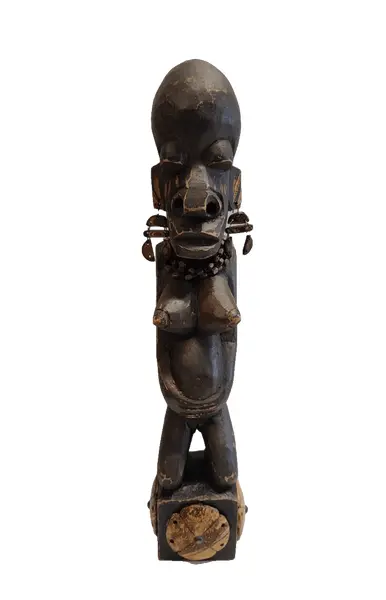 Foto de um(a) Escultura Africana em Madeira Ebanizada Associada a Grupos Como Os Yoruba - Nigéria, da categoria de Escultura. Escultura africana em madeira ebanizada associada a grupos como os yoruba - nigéria. Retrata figura antropomórfica,... Vendido no marketplace Trésors.
