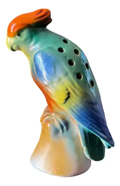Foto de um(a) Antigo Paliteiro Pássaro De Coleção Violeteiro Art Deco, da categoria de Paliteiros. Comprei acreditando ser um paliteiro, mas agora olhando melhor, os buraquinhos são muito grandes para palitos normais. Para... Vendido no marketplace Trésors.