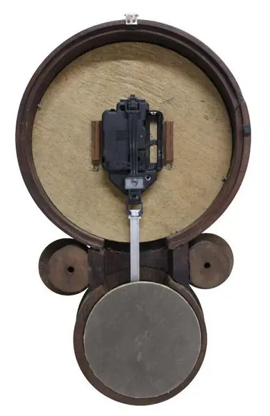 Foto de um(a) Relógio Oito Lige Marrom, da categoria de Relógios de parede. Clássico relógio oito da manufatura LIGE, em caixa de madeira nobre bem preservada, maquinário a pilha e mostrador em papel... Mostrado de uma perspectiva diferente. Vendido no marketplace Trésors.