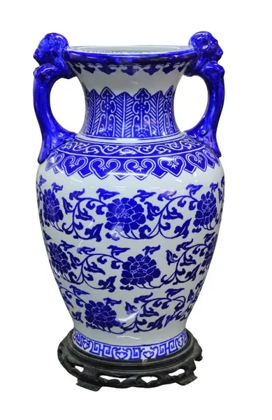 Foto de um(a) Vaso Bojudo Chinês Com Figura Cão De Fó, da categoria de Vasos. Antigo e exuberante vaso bojudo chinês, em porcelana branca com farta pintura manual na tonalidade azul, apresenta pegas... Mostrado de uma perspectiva diferente. Vendido no marketplace Trésors.