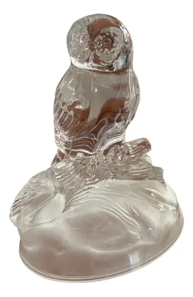 Foto de um(a) Antiga Escultura Coruja Art Deco Cristal Francês Luminarc, da categoria de Escultura. Luminarc - Verrerie D'arques, France. Antiga e decorativa escultura artística representando coruja em cristal francês com... Vendido no marketplace Trésors.