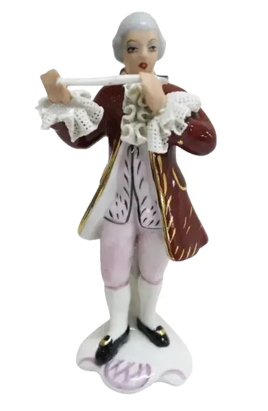 Foto de um(a) Escultura flautista porcelana Rebis POA, da categoria de Produtos sem categoria. Bela escultura de flautista com vestimenta da época pintado a mão. Da manufatura PORCELANA REBIS, indústria estabelecida em... Vendido no marketplace Trésors.