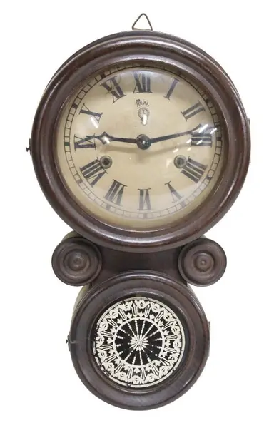 Foto de um(a) Relógio Oito Mini Marrom, da categoria de Relógios de parede. Tradicional relógio modelo oito Mini com bela caixa em madeira nobre. Mostrador de papel com algarismo romano, acabamento... Vendido no marketplace Trésors.