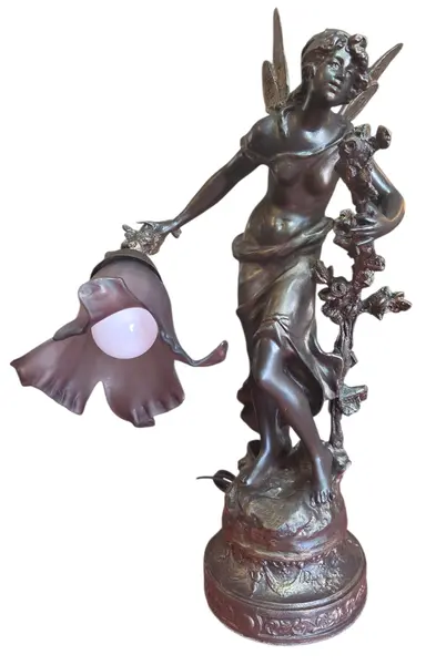 Foto de um(a) Antiga Luminária Escultura Petit Bronze Estilo Art Nouveau - Tulipa em Vidro Acetinado, da categoria de Escultura. Elegância e Arte em uma Peça Única Apresentamos esta magnífica luminária escultura confeccionada em petit bronze, uma peça... Mostrado de uma perspectiva diferente. Vendido no marketplace Trésors.