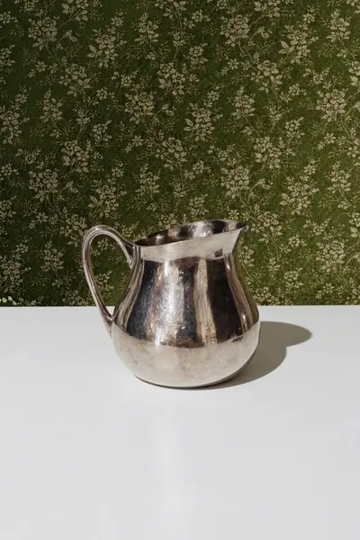 Foto de um(a) Lindo conjunto chá e café Wolff de metal espessurado a prata, da categoria de Bules. Belíssimo conjunto Wolff para chá e café confeccionado em metal espessurado à prata, estilo Art Déco do século XX. Composto... Mostrado de uma perspectiva diferente. Vendido no marketplace Trésors.