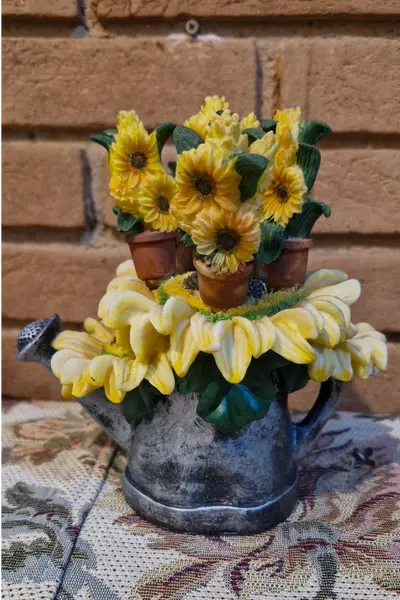 Foto de um(a) Lindo conjunto para patês vintage com 6 espátulas, da categoria de Faqueiros e talheres. Lindo conjunto com 6 espátulas, para patês e geleias, com suporte decorativo em formato de regador. Todos com tema de... Mostrado de uma perspectiva diferente. Vendido no marketplace Trésors.