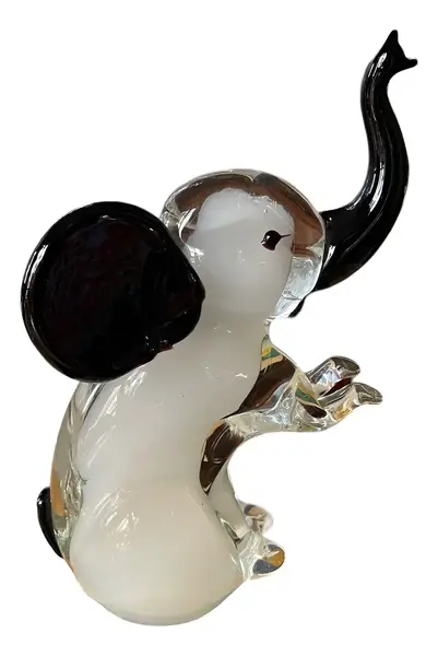 Foto de um(a) Antiga Escultura Elefante Art Deco Murano Italy Opalescente, da categoria de Escultura. Antiga escultura artística de elefante em legítimo cristal de Murano opalescente. Peça de excelente qualidade, totalmente... Vendido no marketplace Trésors.