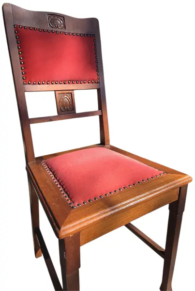 Foto de um(a) Cadeira Centenária, da categoria de Outras cadeiras. Adicione personalidade e história ao seu ambiente com esta belíssima cadeira centenária, uma das madeiras mais nobres e... Mostrado de uma perspectiva diferente. Vendido no marketplace Trésors.