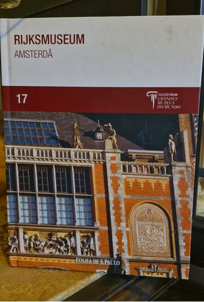Foto de um(a) Belíssima coleção de livros com os mais especiais museus do mundo, da categoria de Livros. Coleção completa de livros: Grandes Museus do Mundo, editora Folha de São Paulo. LIVRO 1: PRADO. LIVRO 2- NATIONAL GALLERY.... Mostrado de uma perspectiva diferente. Vendido no marketplace Trésors.