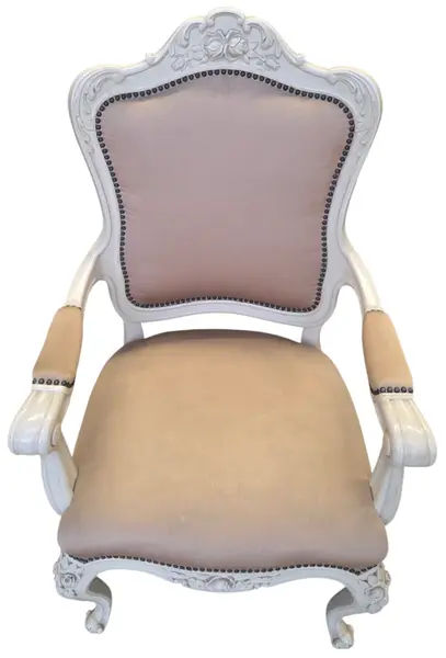 Foto de um(a) Par de Poltronas Luis XV brancas, da categoria de Poltronas. Par de Poltronas Luis XV BrancasEm ótimo estado de conservação!. Mostrado de uma perspectiva diferente. Vendido no marketplace Trésors.