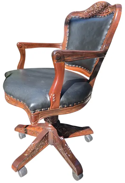 Foto de um(a) Cadeira de Escritório Giratória em Jequitibá Maciço e Couro Legítimo – Entalhada à Mão, da categoria de Cadeiras de escritório. Esta magnífica cadeira de escritório é uma peça que une a nobreza da madeira de Jequitibá maciça com o conforto e prestígio... Vendido no marketplace Trésors.