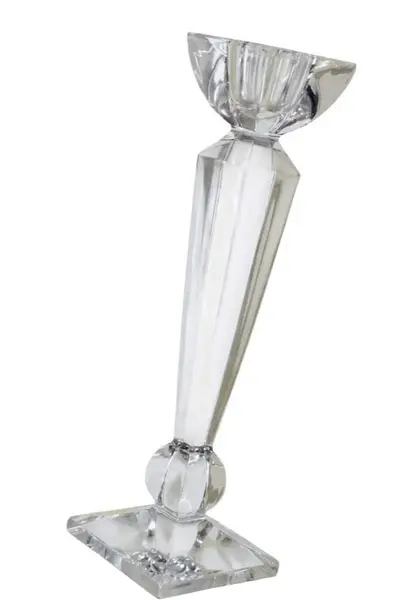 Foto de um(a) Par de castiçais em cristal facetado, da categoria de Castiçais. Par de belos castiçais em cristal facetado com design clássico e imponente. Medidas 25,5 cm de altura. Em bom estado, com... Mostrado de uma perspectiva diferente. Vendido no marketplace Trésors.