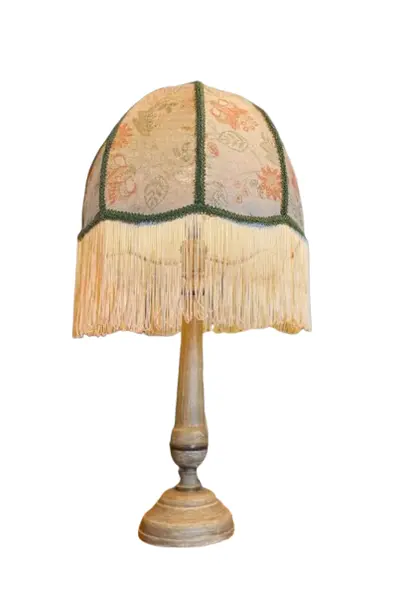 Foto de um(a) Abajur flores, da categoria de Abajures. Antigo abajur em madeira nobre, haste longa e torneada sobre base circular. Cúpula feita artesanalmente com tecidos... Vendido no marketplace Trésors.