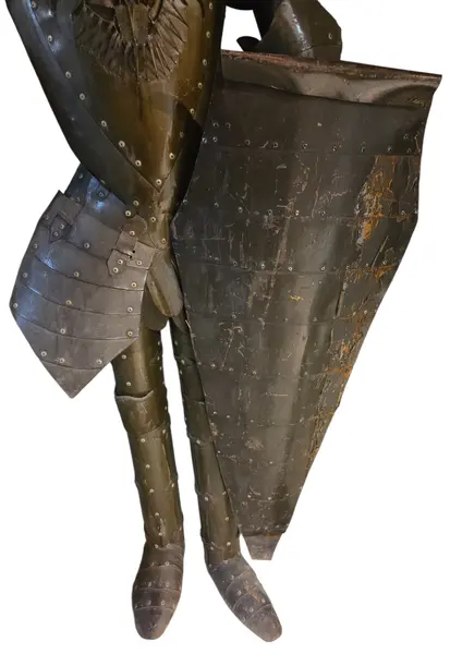 Foto de um(a) Armadura Medieval em Tamanho Real – Latão Envelhecido com Escudo e Elmo Articulado, da categoria de Armas e armaduras. Transforme qualquer ambiente em um verdadeiro cenário histórico com esta magnífica armadura em tamanho real. Confeccionada... Mostrado de uma perspectiva diferente. Vendido no marketplace Trésors.