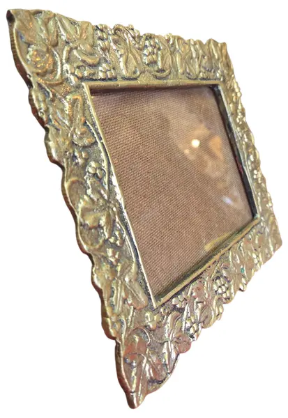 Foto de um(a) Porta Retrato em Bronze - Horizontal, da categoria de Porta retratos. Belíssimo porta-retrato horizontal confeccionado em bronze de alta qualidade. Esta peça apresenta um trabalho de fundição... Vendido no marketplace Trésors.