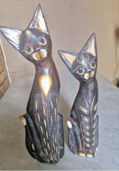 Foto de um(a) Casal de gatos Feng Shui, da categoria de Modelos e estatuetas. Diferente de outras culturas onde o gato pode ter conotações místicas complexas, em Bali ele é visto como um animal que... Mostrado de uma perspectiva diferente. Vendido no marketplace Trésors.
