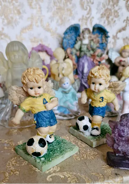 Foto de um(a) Magnífica e única coleção de anjinhos 130 peças, da categoria de Escultura. Uma coleção de anjinhos espetacular, única no Brasil! São cerca de 130 peças dos mais diversos materiais e originárias de... Mostrado de uma perspectiva diferente. Vendido no marketplace Trésors.