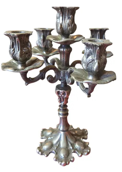 Foto de um(a) Candelabro em prata 90, da categoria de Castiçais. Eleve o nível das suas recepções com este magnífico candelabro em Prata 90. Com um banho de alta espessura e qualidade... Vendido no marketplace Trésors.