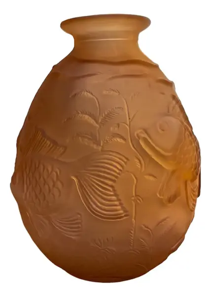 Foto de um(a) Antigo Vaso Art Deco Com Peixes Em Vidro Francês Satiné, da categoria de Vasos. ~ Art Deco Glass ~Antigo e belíssimo vaso artístico de formato ovalado em “Pâte de Verre” pasta de vidro francês acetinado,... Vendido no marketplace Trésors.