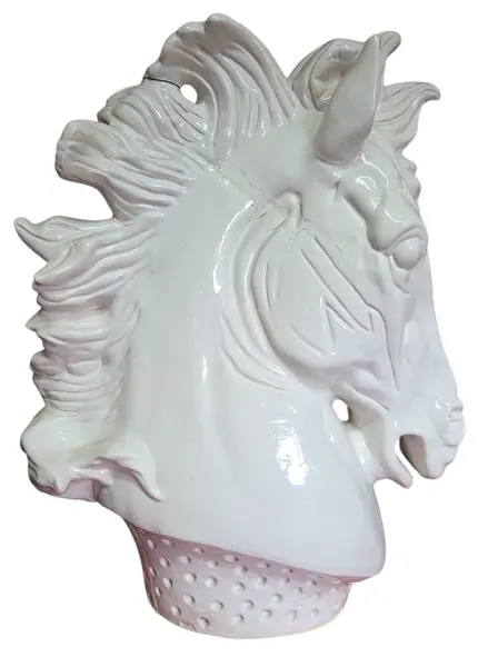 Foto de um(a) Garanhão em Porcelana Esmaltada, da categoria de Escultura. Escultura em porcelana fina com acabamento em esmalte de alto brilho. A técnica de esmaltação a altas temperaturas garante... Mostrado de uma perspectiva diferente. Vendido no marketplace Trésors.