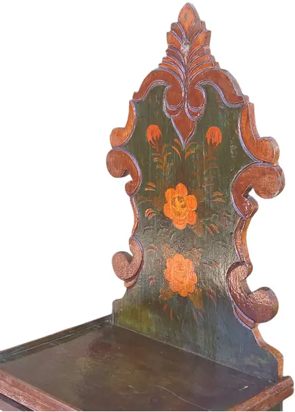 Foto de um(a) Oratório de Parede em Madeira Maciça –Pintura Floral Artesanal, da categoria de Objetos religiosos e espirituais. Este é um oratório de parede singular, que une a tradição da fé com a delicadeza da arte popular. Produzido em madeira... Mostrado de uma perspectiva diferente. Vendido no marketplace Trésors.