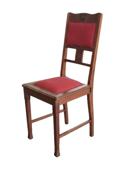 Foto de um(a) Cadeira Centenária em Imbuia Maciça, da categoria de Outras cadeiras . Adicione personalidade e história ao seu ambiente com esta belíssima cadeira centenária. Executada em Imbuia, uma das... Vendido no marketplace Trésors.