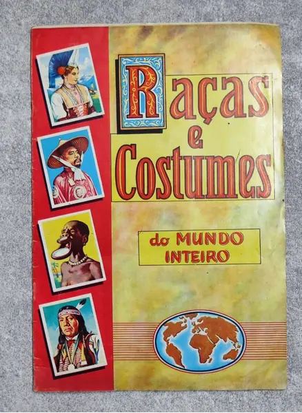 Foto de um(a) Colecionismo, Álbum de Figurinhas, Década de 1950, da categoria de Figurinhas. Colecionismo começava na infância nos anos 1950: álbuns de figurinhas colecionáveis. Cinco exemplares preservados: - bambi.... Mostrado de uma perspectiva diferente. Vendido no marketplace Trésors.