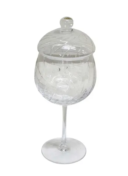 Foto de um(a) Compoteira em cristal, da categoria de Garrafas, potes e jarros. Delicada compoteira em cristal translúcido, com decoração em linhas curvas lapidadas . Da manufatura STANDARD HERING... Vendido no marketplace Trésors.