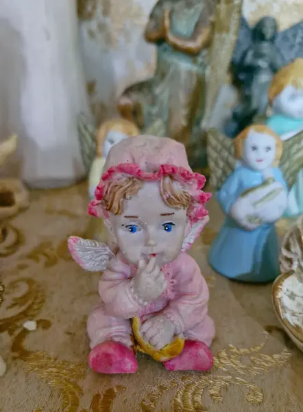 Foto de um(a) Magnífica e única coleção de anjinhos 130 peças, da categoria de Escultura. Uma coleção de anjinhos espetacular, única no Brasil! São cerca de 130 peças dos mais diversos materiais e originárias de... Mostrado de uma perspectiva diferente. Vendido no marketplace Trésors.