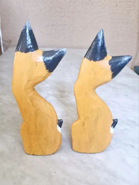 Foto de um(a) Par de gatos artesanais de Bali, da categoria de Modelos e estatuetas. Par de gatos antigos de Bali. Em Bali, os gatos representam a limpeza das energias e o par simboliza a harmonia no... Mostrado de uma perspectiva diferente. Vendido no marketplace Trésors.