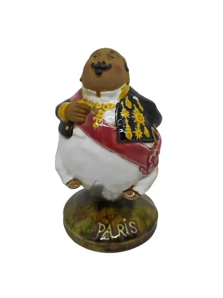 Foto de um(a) Visconde português faiança - Bordalo Pinheiro, da categoria de Escultura. Estatueta de faiança de Visconde de Faria articulado. Faz alusão à participação de Portugal na exposição internacional de... Vendido no marketplace Trésors.