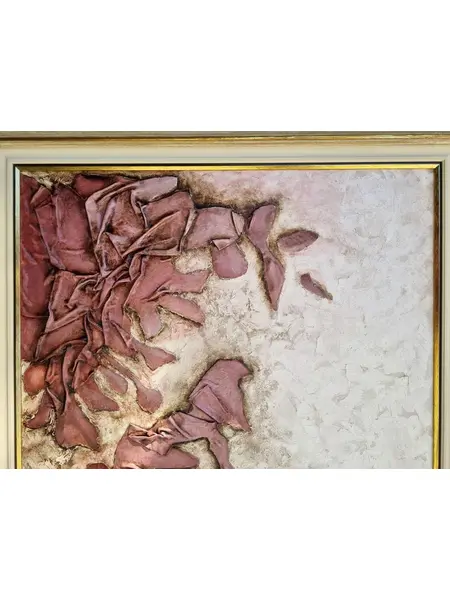 Foto de um(a) Quadro Suzana Lobo 1996 - Flores em relevo, da categoria de Pinturas. Quadro Suzana Lobo, 1996 - Flores em relevo. Mede 70x80cm e 90x100cm com moldura. Mostrado de uma perspectiva diferente. Vendido no marketplace Trésors.