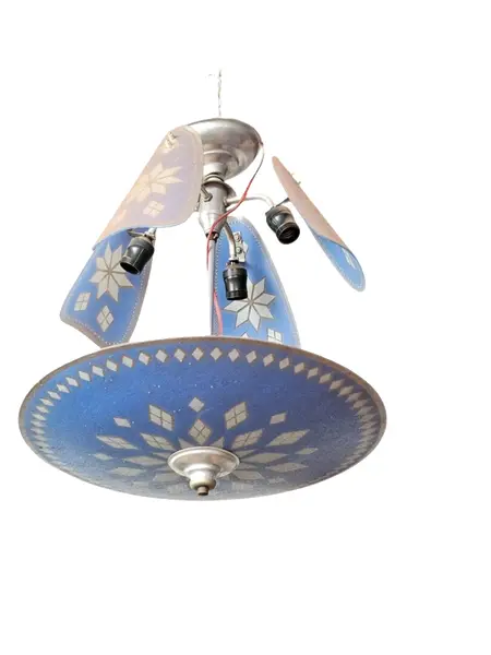 Foto de um(a) Lustre Mandala Anos 60, da categoria de Lustres. Belo lustre anos 60 estilo mandala, ainda em estado original de conservação. Medidas: 40cmDx60cmA. Vendido no marketplace Trésors.