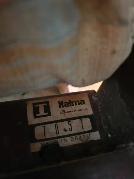 Foto de um(a) Sofá modelo "Copa - Jean Gillon, da categoria de Sofás. Sofá modelo tipo “COPA”, criado pelo designer naturalizado brasileiro Jean Gillon (1919-Iasi-Romênia /2007-São Paulo),... Mostrado de uma perspectiva diferente. Vendido no marketplace Trésors.