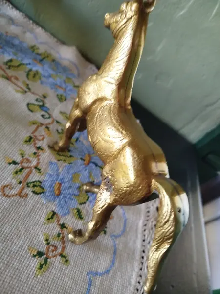 Foto de um(a) Cavalo de bronze, da categoria de Escultura. Cavalo de bronze maciço 17 cm de altura x 21,5 da cauda até o focinho passou por higienização profissional e foi selado não... Mostrado de uma perspectiva diferente. Vendido no marketplace Trésors.