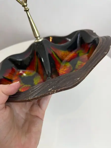 Foto de um(a) ​Petisqueira em cerâmica vitrificada, da categoria de Travessas e tigelas. Petisqueira em cerâmica vitrificada com detalhe em metal. Apresenta marcas do tempo e uso como desgastes no metal, dois... Mostrado de uma perspectiva diferente. Vendido no marketplace Trésors.