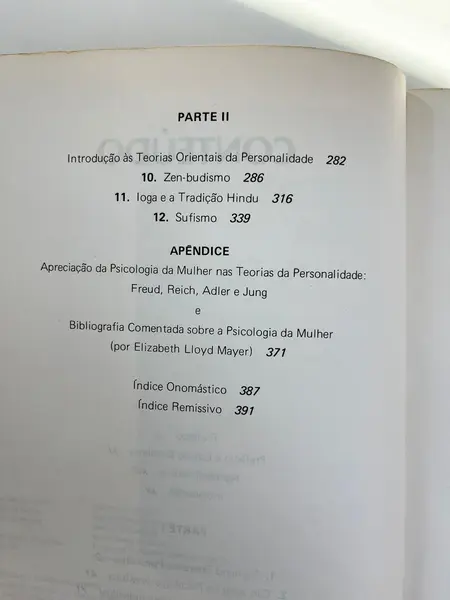 Foto de um(a) Livro Teoria da Personalidade 1979 - James Fadiman e Robert Frager, da categoria de Livros. Livro capa brochura de 1979 em português. Marcas do tempo e uso. 393 páginas. Mostrado de uma perspectiva diferente. Vendido no marketplace Trésors.