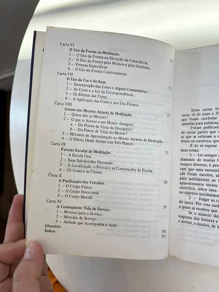 Foto de um(a) L​ivro Cartas Sobre Meditação Ocultista de 1984 - Alice A. Bailey, da categoria de Livros. Livro capa brochura de 1984 em português. Marcas do tempo e uso. 325 páginas. Mostrado de uma perspectiva diferente. Vendido no marketplace Trésors.