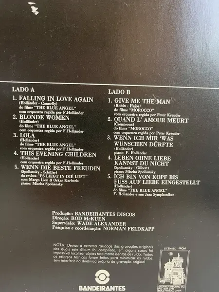 Foto de um(a) ​LP de 1979, Marlene Dietrich, da categoria de LPs ou Discos de Vinil . LP de 1979, Marlene Dietrich. Capa com leves avarias e disco em perfeito estado. Mostrado de uma perspectiva diferente. Vendido no marketplace Trésors.