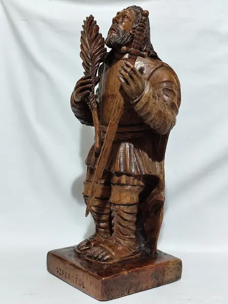 Foto de um(a) ​Escultura de St. Ferréol de Vienne (DC 304), santo guerreiro austríaco., da categoria de Escultura. Escultura de St. Ferréol de Vienne (DC 304), santo guerreiro austríaco. Esculpida em bloco único de madeira por MESTRE... Mostrado de uma perspectiva diferente. Vendido no marketplace Trésors.