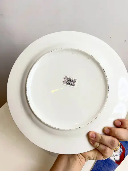 Foto de um(a) Prato de bolo e espátula estampados em porcelana, da categoria de Pratos Decorativos. Prato de bolo e espátula estampados em porcelana. Perfeito estado. Medidas prato: 27cm diâmetro. Mostrado de uma perspectiva diferente. Vendido no marketplace Trésors.